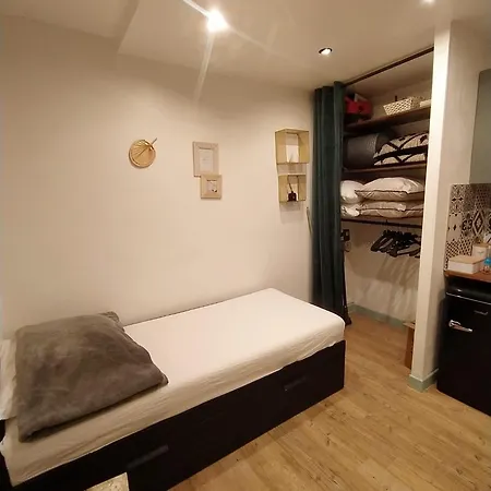 16 * Paris